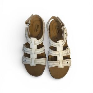 Clarks Women's White and Tan Sandals Comfortable Cozy Casual Outdoors Sz8